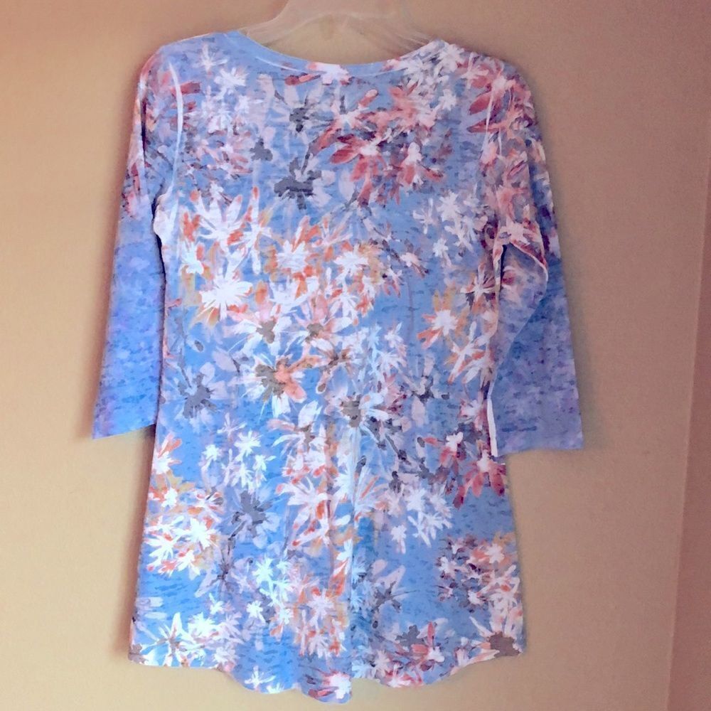 Whimsy Rose hi-low flowy scoop neck Tunic Top soft blue with florals Size S - Picture 2 of 5